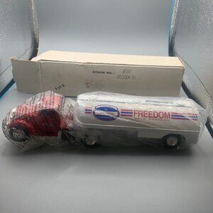 Ertl Diecast Erickson Oil Locking Truck Bank WITH BOX